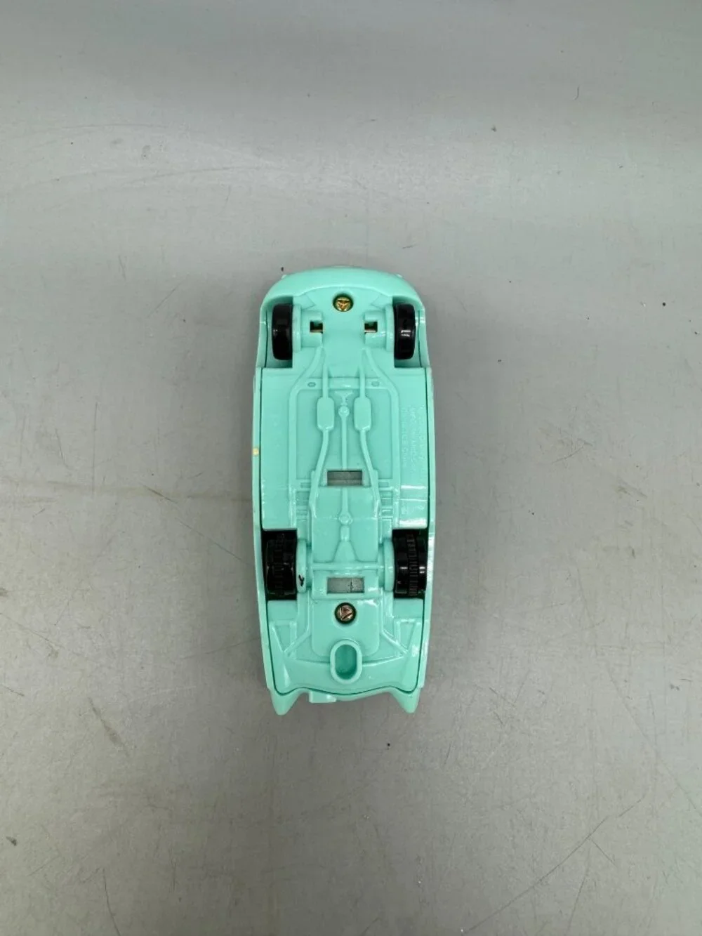 McDonald's Cars Flo Toy 2000 teal pull back car Pixar cars 4